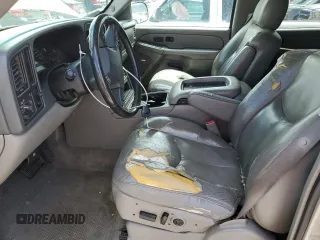 2004 Chevrolet Tahoe LS z VIN 1GNEC13T34R228124, wystawiony jako Copart lot #57317335 z przebiegiem 198 495 mil mil oraz Szkoda całkowita • Salvage title. Historia ofert i sprzedaży dostępna na DreamBid. Obrazek 7.