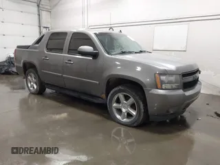 2008 Chevrolet Avalanche LTZ with VIN 3GNFK123X8G114300, listed as a IAAI auction lot 41613515 with 228,145 mi miles. Bid and sale history available at carsss.com. Image 1.
