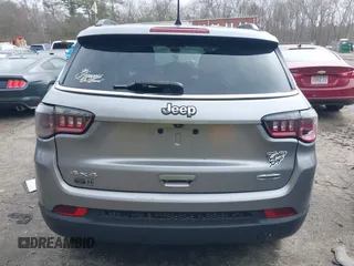 2018 Jeep Compass Altitude with VIN 3C4NJDBB1JT435428, listed as a IAAI auction lot 42050993 with 114,328 mi miles and . Bid and sale history available at DreamBid. Image 16.