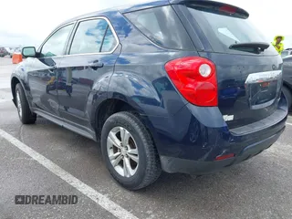 2015 Chevrolet Equinox LS z VIN 2GNALAEK7F6215474, wystawiony jako IAAI lot #42257375 z przebiegiem 227 608 mil mil oraz . Historia ofert i sprzedaży dostępna na DreamBid. Obrazek 3.