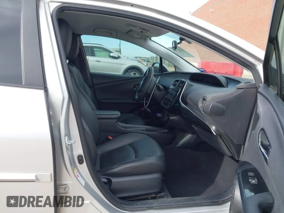 2016 Toyota Prius Two with VIN JTDKBRFU9G3010519, listed as a IAAI auction lot 41455426 with 82,029 mi miles. Bid and sale history available at carsss.com. Image 5.