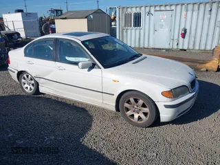 2005 BMW 3 Series 325i with VIN WBAAZ33415KP91691, listed as a IAAI auction lot 42334776 with 137,122 mi miles and . Bid and sale history available at DreamBid. Image 1.