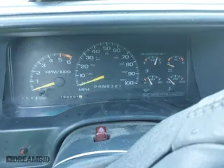 1996 Chevrolet Tahoe with VIN 1GNEK13R3TJ318572, listed as a IAAI auction lot 41419555 with 199,201 mi miles. Bid and sale history available at carsss.com. Image 7.