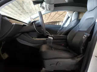 2021 Tesla Model Y Long Range z VIN 5YJYGDEE2MF243858, wystawiony jako Copart lot #58043055 z przebiegiem 24 128 mil mil oraz Szkoda całkowita • Salvage title. Historia ofert i sprzedaży dostępna na DreamBid. Obrazek 7.