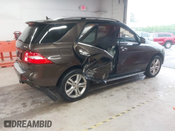 2015 Mercedes-Benz M 350 with VIN 4JGDA5HB2FA578858, listed as a IAAI auction lot 42220126 with 136,554 mi miles and . Bid and sale history available at DreamBid. Image 4.