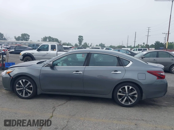 2017 Nissan Altima SL z VIN 1N4AL3AP2HC498095, wystawiony jako IAAI lot #42453384 z przebiegiem 138 736 mil mil oraz . Historia ofert i sprzedaży dostępna na DreamBid. Obrazek 14.