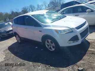 2015 Ford Escape SE with VIN 1FMCU0G71FUC31720, listed as a IAAI auction lot 41825960 with 138,456 mi miles. Bid and sale history available at carsss.com. Image 1.