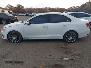 2013 Volkswagen Jetta GLI Autobahn с VIN 3VW467AJ8DM393889, выставлен на аукционе IAAI как лот 40807143 с пробегом Не указан миль и . История ставок и продаж доступна на DreamBid. Изображение 13.