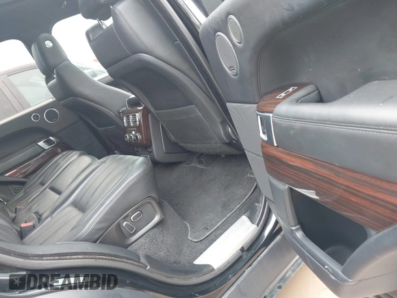 2015 Land Rover Range Rover HSE with VIN SALGS2VF0FA232420, listed as a IAAI auction lot 42482614 with 130,377 mi miles and . Bid and sale history available at DreamBid. Image 8.