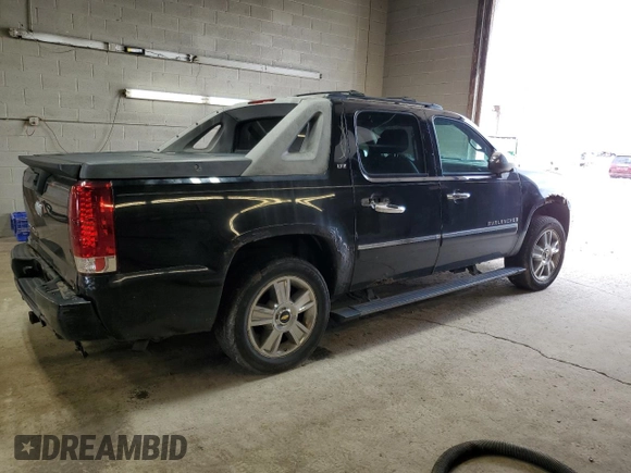 2009 Chevrolet Avalanche LTZ z VIN 3GNFK32099G228064, wystawiony jako Copart lot #55728085 z przebiegiem 162 389 mil mil oraz Szkoda całkowita • Salvage title. Historia ofert i sprzedaży dostępna na DreamBid. Obrazek 3.
