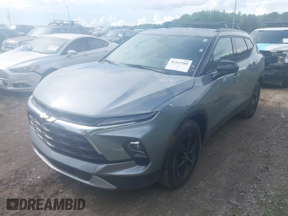 2024 Chevrolet Blazer LT z VIN 3GNKBCR46RS282636, wystawiony jako IAAI lot #42263380 z przebiegiem 17 412 mil mil oraz . Historia ofert i sprzedaży dostępna na DreamBid. Obrazek 2.