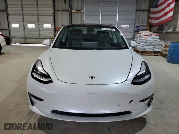 2019 Tesla Model 3 Mid Range z VIN 5YJ3E1EA3KF427229, wystawiony jako Copart lot #60881305 z przebiegiem 78 975 mil mil oraz Czysty tytuł • Clean title. Historia ofert i sprzedaży dostępna na DreamBid. Obrazek 5.