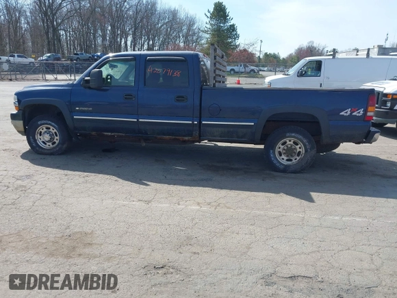 2002 Chevrolet Silverado 2500HD LS with VIN 1GCHK23U52F128404, listed as a IAAI auction lot 42079138 with 153,613 mi miles. Bid and sale history available at carsss.com. Image 14.