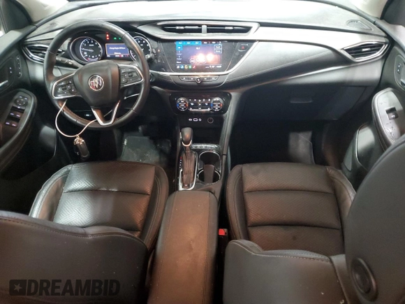 2021 Buick Encore GX Essence z VIN KL4MMGSL3MB170153, wystawiony jako Copart lot #52774345 z przebiegiem 81 292 mil mil oraz Szkoda całkowita • Salvage title. Historia ofert i sprzedaży dostępna na DreamBid. Obrazek 8.