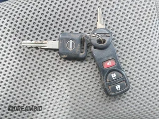 2008 Nissan Frontier LE z VIN 1N6AD09W18C435584, wystawiony jako IAAI lot #41998922 z przebiegiem 154 507 mil mil oraz . Historia ofert i sprzedaży dostępna na DreamBid. Obrazek 11.