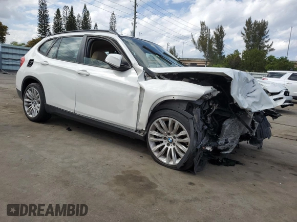 2013 BMW X1 28i with VIN WBAVM1C54DVW42668, listed as a Copart auction lot 47722045 with 71,450 mi miles and Salvage Title. Bid and sale history available at carsss.com. Image 4.