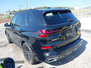 2025 BMW X5 xDrive40i z VIN 5UX23EU00S9Y71257, wystawiony jako IAAI lot #41354387 z przebiegiem Nie podano mil oraz . Historia ofert i sprzedaży dostępna na DreamBid. Obrazek 3.