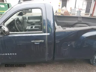 2008 Chevrolet Silverado 1500 Work Truck with VIN 1GCEC14C08Z106821, listed as a IAAI auction lot 41803709 with 68,334 mi miles. Bid and sale history available at carsss.com. Image 15.
