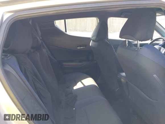 2020 Toyota C-HR LE z VIN NMTKHMBX6LR106469, wystawiony jako IAAI lot #41972012 z przebiegiem 51 316 mil mil oraz . Historia ofert i sprzedaży dostępna na DreamBid. Obrazek 8.