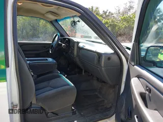 2006 Chevrolet Silverado 1500 Work Truck with VIN 3GCEK14Z76G197526, listed as a IAAI auction lot 41555933 with 176,540 mi miles. Bid and sale history available at carsss.com. Image 5.