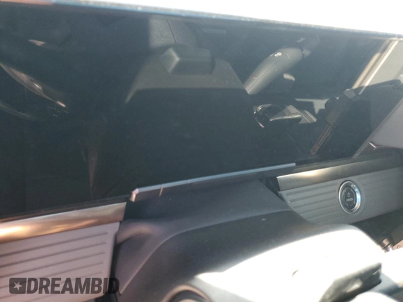 2024 GMC Hummer EV 3X z VIN 1GKB0RDC6RU103340, wystawiony jako Copart lot #79773874 z przebiegiem Nie podano mil oraz Szkody całkowita. Historia ofert i sprzedaży dostępna na DreamBid. Obrazek 9.