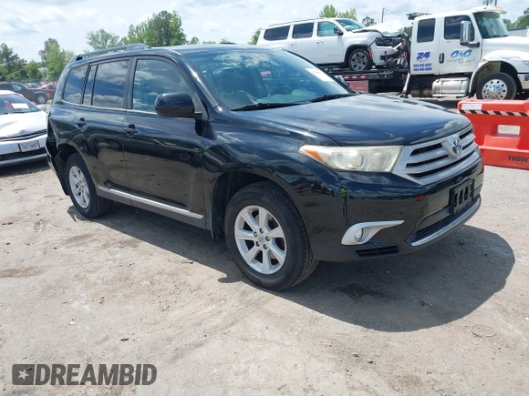 2011 Toyota Highlander z VIN 5TDBK3EH5BS090250, wystawiony jako IAAI lot #42216937 z przebiegiem 191 201 mil mil oraz . Historia ofert i sprzedaży dostępna na DreamBid. Obrazek 1.