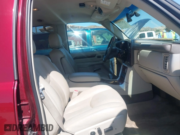 2003 Cadillac Escalade с VIN 1GYEC63T63R223370, выставлен на аукционе IAAI как лот 42475019 с пробегом 130 350 миль миль и . История ставок и продаж доступна на DreamBid. Изображение 5.
