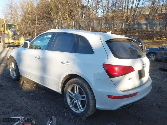2016 Audi Q5 Prestige with VIN WA1W7AFP1GA002676, listed as a IAAI auction lot 41769082 with 105,458 mi miles. Bid and sale history available at carsss.com. Image 3.