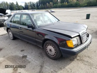 1989 Mercedes-Benz 300 E with VIN WDBEA30D8KB012989, listed as a Copart auction lot 72100114 with 137,798 mi miles and Clean Title. Bid and sale history available at carsss.com. Image 4.