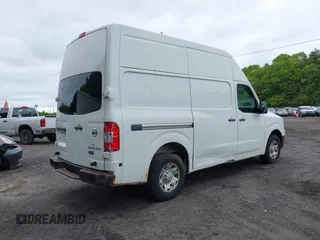 2013 Nissan NV Cargo SV z VIN 1N6BF0LY0DN104213, wystawiony jako IAAI lot #42254199 z przebiegiem 94 705 mil mil oraz . Historia ofert i sprzedaży dostępna na DreamBid. Obrazek 4.