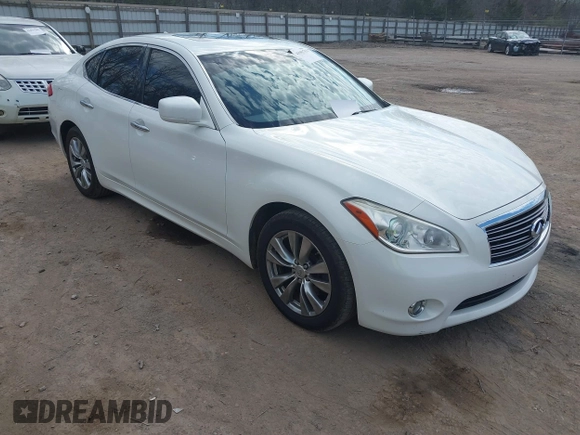 2013 Infiniti M37 with VIN JN1BY1AP3DM513084, listed as a IAAI auction lot 41903753 with 139,864 mi miles. Bid and sale history available at carsss.com. Image 1.