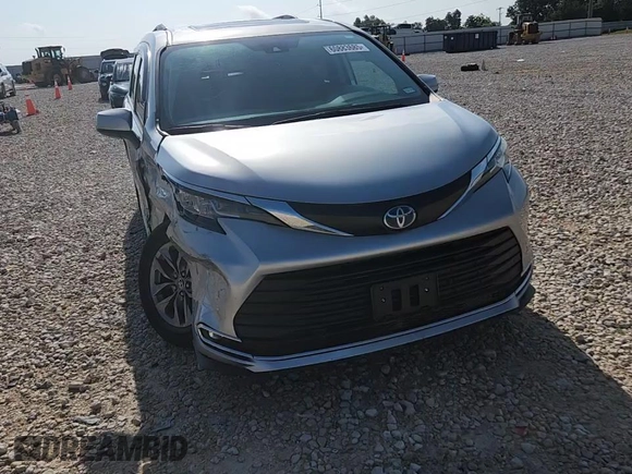 2023 Toyota Sienna XLE with VIN 5TDYRKEC2PS179981, listed as a Copart auction lot 60883685 with 33,099 mi miles and Salvage title. Bid and sale history available at DreamBid. Image 14.