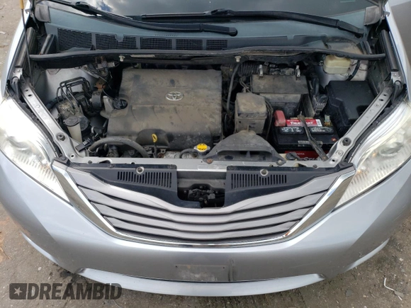 2015 Toyota Sienna XLE with VIN 5TDYK3DC0FS592251, listed as a Copart auction lot 60126165 with 118,925 mi miles and Salvage title. Bid and sale history available at DreamBid. Image 12.