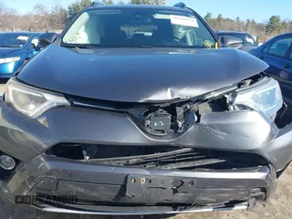 2018 Toyota RAV4 XLE with VIN 2T3RFREV5JW722012, listed as a IAAI auction lot 41830170 with 68,917 mi miles. Bid and sale history available at carsss.com. Image 6.