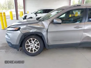 2018 Jeep Cherokee Latitude Plus z VIN 1C4PJLLB9JD573435, wystawiony jako IAAI lot #42163796 z przebiegiem 57 486 mil mil oraz . Historia ofert i sprzedaży dostępna na DreamBid. Obrazek 6.