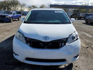 2012 Toyota Sienna XLE AAS with VIN 5TDYK3DC7CS234513, listed as a Copart auction lot 48953575 with 313,721 mi miles and Salvage Title. Bid and sale history available at carsss.com. Image 5.