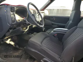 2004 Chevrolet Blazer LS z VIN 1GNCT18X34K141674, wystawiony jako Copart lot #85500954 z przebiegiem Nie podano mil oraz Czysty tytuł • Clean title. Historia ofert i sprzedaży dostępna na DreamBid. Obrazek 7.