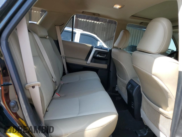 2019 Toyota 4Runner SR5 z VIN JTEBU5JR3K5700930, wystawiony jako Copart lot #61685775 z przebiegiem 67 194 mil mil oraz Szkoda całkowita • Salvage title. Historia ofert i sprzedaży dostępna na DreamBid. Obrazek 10.