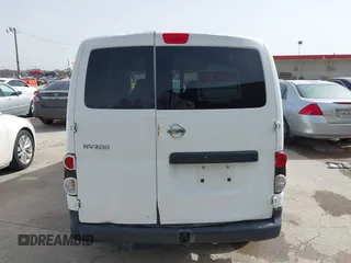 2017 Nissan NV200 S z VIN 3N6CM0KN1HK718121, wystawiony jako IAAI lot #41750406 z przebiegiem 95 249 mil mil oraz . Historia ofert i sprzedaży dostępna na DreamBid. Obrazek 16.
