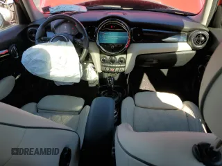 2022 MINI Hardtop 4 Door Cooper z VIN WMW33DK03N2R65288, wystawiony jako Copart lot #75132094 z przebiegiem 29 871 mil mil oraz Szkoda całkowita • Salvage title. Historia ofert i sprzedaży dostępna na DreamBid. Obrazek 8.