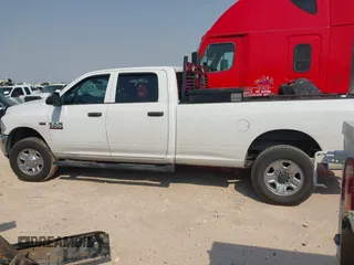 2017 Ram 2500 Tradesman с VIN 3C6TR5HT3HG554310, выставлен на аукционе IAAI как лот 42501591 с пробегом 226 721 миль миль и . История ставок и продаж доступна на DreamBid. Изображение 13.