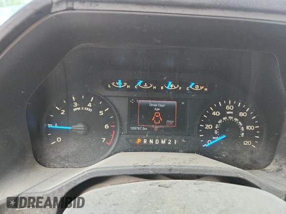2017 Ford F-150 XL z VIN 1FTEW1CP4HFA12776, wystawiony jako Copart lot #63798695 z przebiegiem 123 757 mil mil oraz Czysty tytuł • Clean title. Historia ofert i sprzedaży dostępna na DreamBid. Obrazek 9.