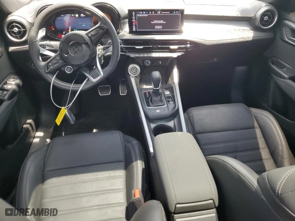 2024 Alfa Romeo Tonale Veloce with VIN ZASPATDW7R3051085, listed as a Copart auction lot 54523695 with 15,729 mi miles and Salvage Title. Bid and sale history available at carsss.com. Image 8.
