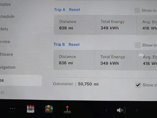 2021 Tesla Model Y Long Range with VIN 5YJYGAEE5MF305655, listed as a IAAI auction lot 41860993 with 50,750 mi miles. Bid and sale history available at carsss.com. Image 7.