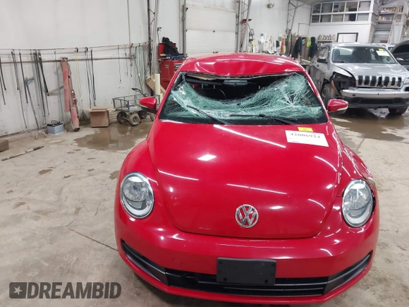 2013 Volkswagen Beetle 2.5L with VIN 3VWJP7AT3DM606135, listed as a IAAI auction lot 42006924 with 78,534 mi miles and . Bid and sale history available at DreamBid. Image 12.