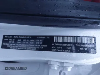 2017 Alfa Romeo Giulia Ti z VIN ZARFAECN2H7539370, wystawiony jako IAAI lot #41762612 z przebiegiem 100 629 mil mil oraz . Historia ofert i sprzedaży dostępna na DreamBid. Obrazek 9.