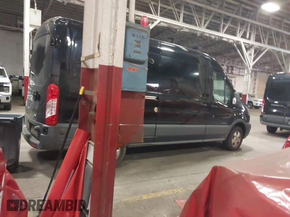 2017 Ford Transit с VIN 1FTYR2CM3HKB02007, выставлен на аукционе IAAI как лот 42561063 с пробегом 114 638 миль миль и . История ставок и продаж доступна на DreamBid. Изображение 4.
