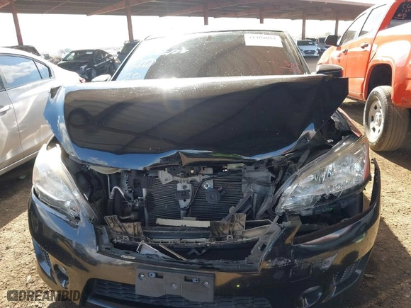 2013 Nissan Sentra SR with VIN 3N1AB7AP6DL692859, listed as a IAAI auction lot 41462052 with 124,370 mi miles. Bid and sale history available at carsss.com. Image 12.