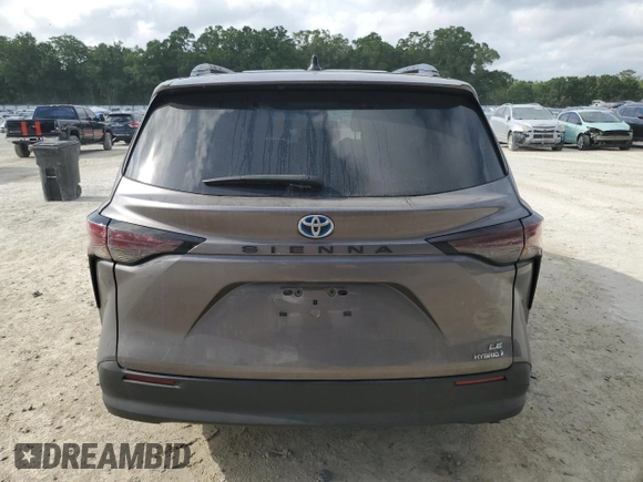 2023 Toyota Sienna LE z VIN 5TDKRKEC9PS178719, wystawiony jako Copart lot #54421745 z przebiegiem 33 530 mil mil oraz Szkoda całkowita • Salvage title. Historia ofert i sprzedaży dostępna na DreamBid. Obrazek 6.