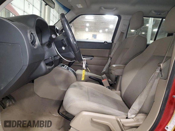 2010 Jeep Patriot Sport z VIN 1J4NF1GB5AD620526, wystawiony jako Copart lot #89088465 z przebiegiem 131 288 mil mil oraz Szkoda całkowita • Salvage title. Historia ofert i sprzedaży dostępna na DreamBid. Obrazek 7.